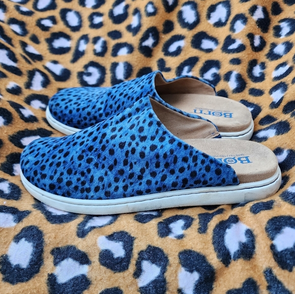 Born Shoes - Born Zen Blue Cheetah Print Slides